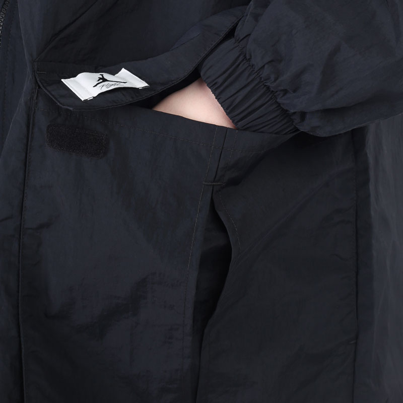 Женская куртка Jordan Essentials Oversized Jacket (DM5197-010)  - цена, описание, фото 2
